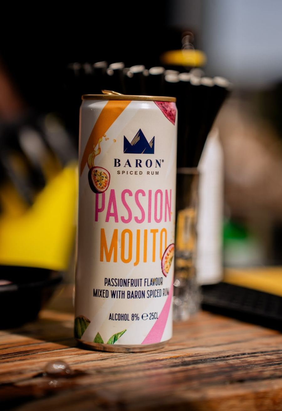 Baron Passion Mojito in de bar bij avond